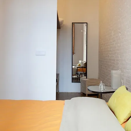 Borrell - Near Ramblas Apartment