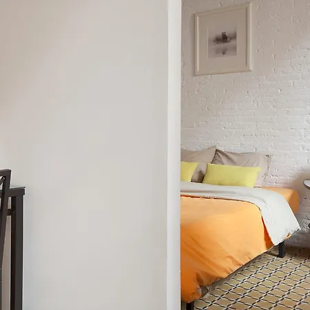 Borrell - Near Ramblas Apartment *