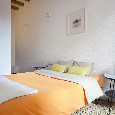 Apartment Borrell - Near Ramblas Barcelona