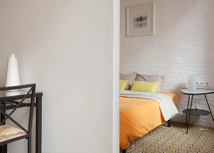 Borrell - Near Ramblas Apartament *