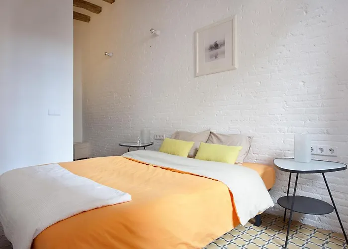 Apartament Borrell - Near Ramblas Barcelona